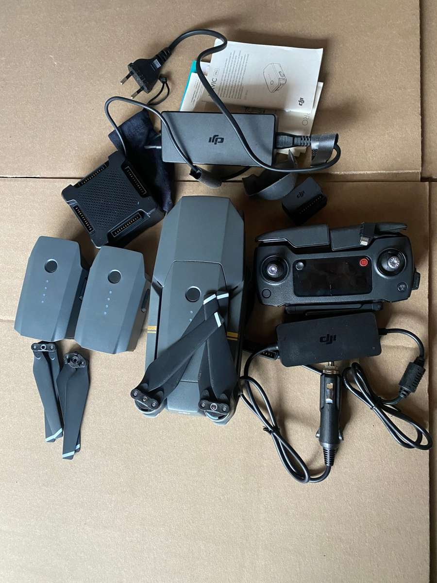 DJI Mavic Pro  WITH ACCESSORIES *  GOOD  CONDITION * BARGAIN